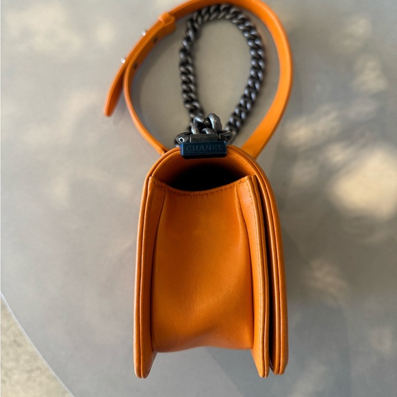 Chanel Boy Flap Bag Quilted Lambskin Old in orange - Picture 6 of 15